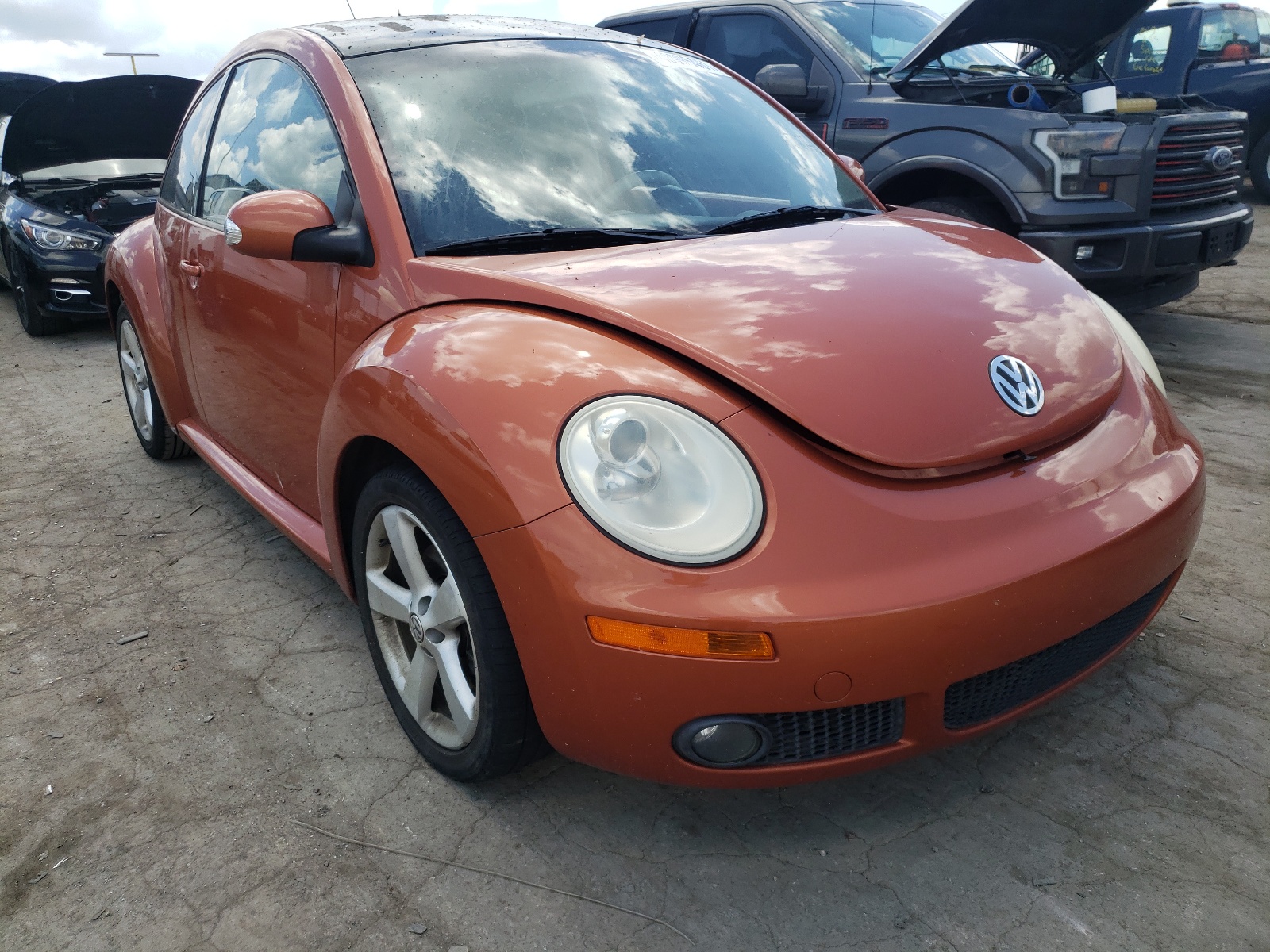 Volkswagen New Beetle 2010