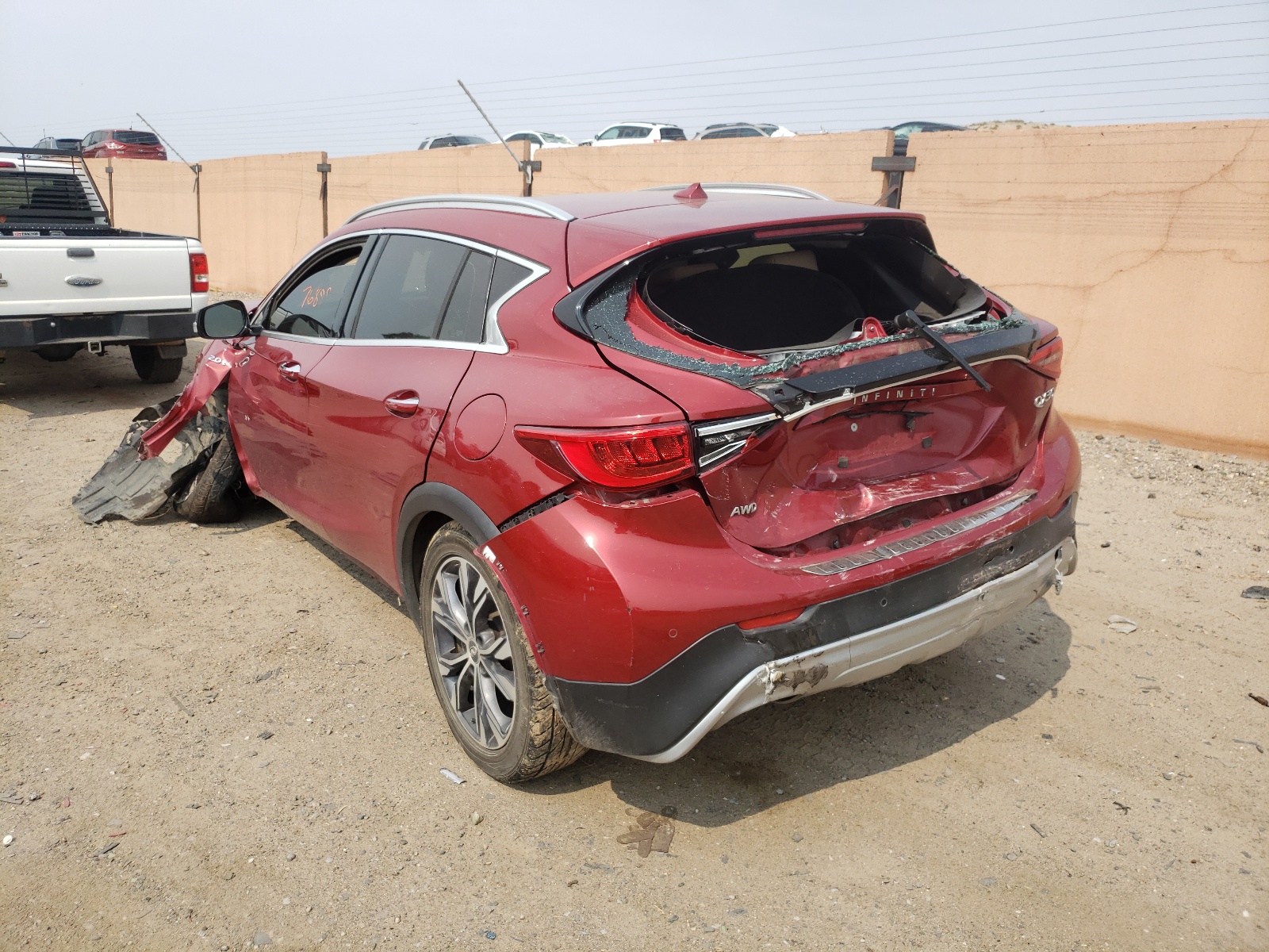 2017 Infiniti QX30 - Image 3