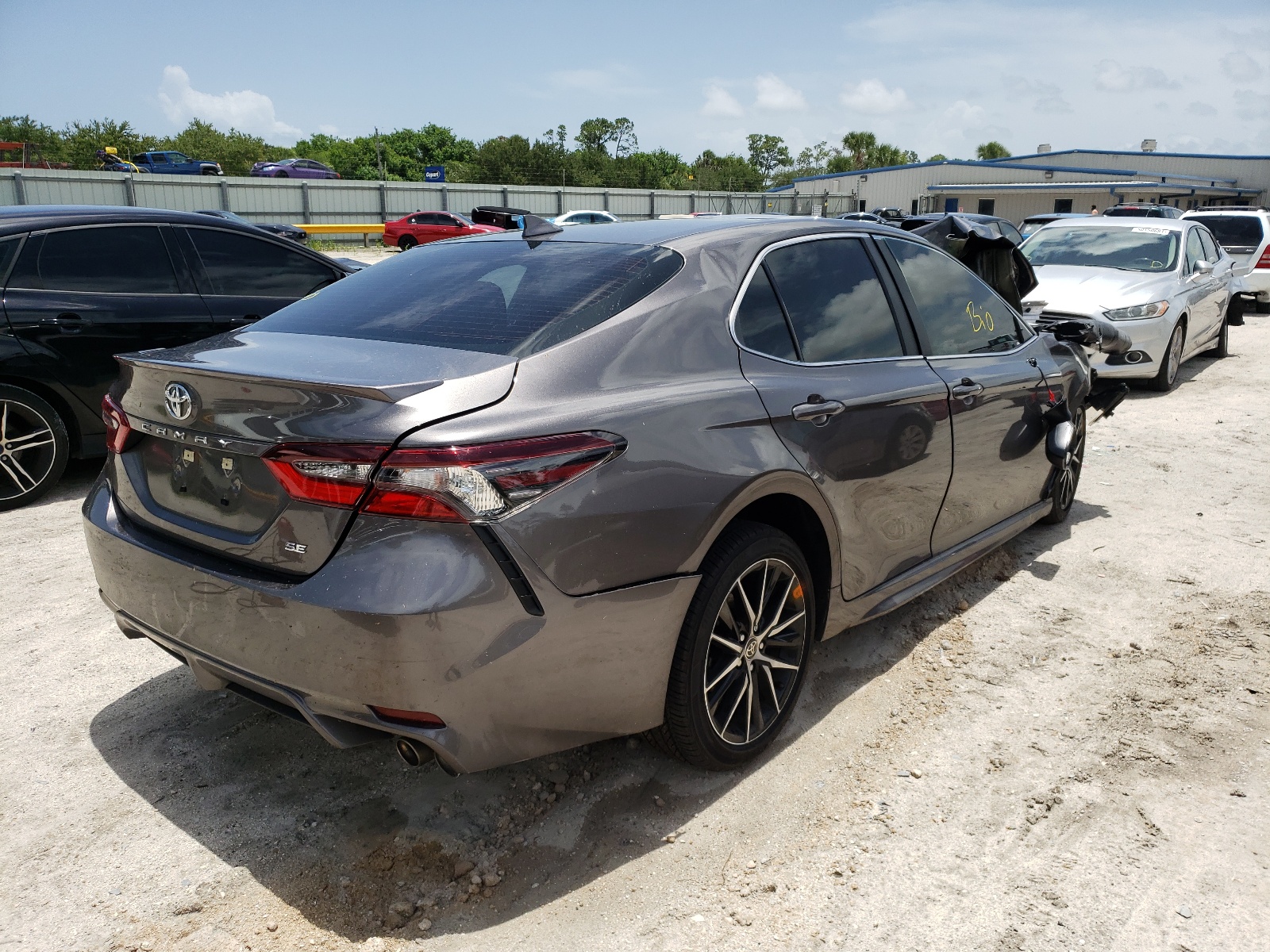 2021 Toyota Camry - Image 4
