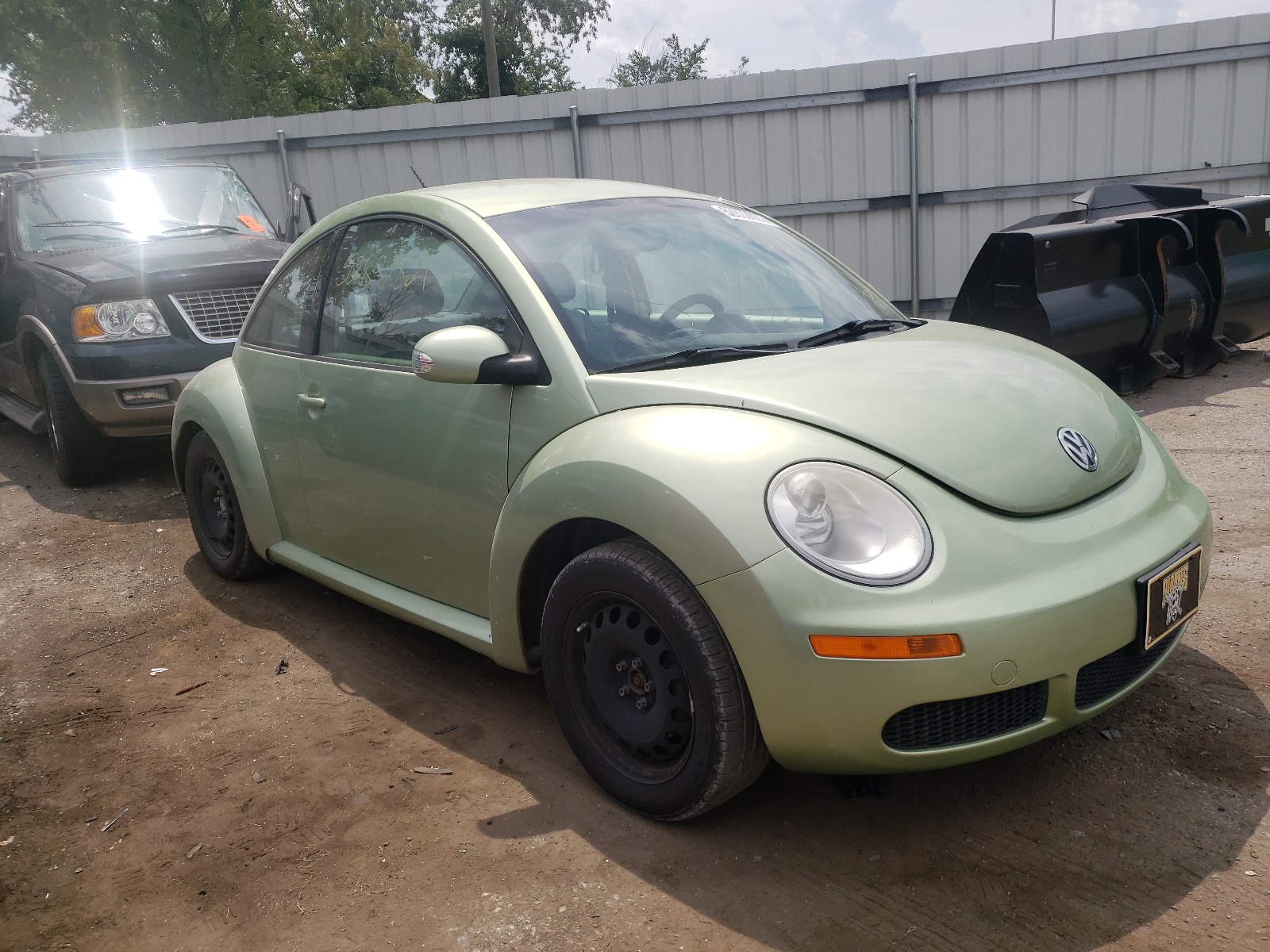 Volkswagen New Beetle 2010