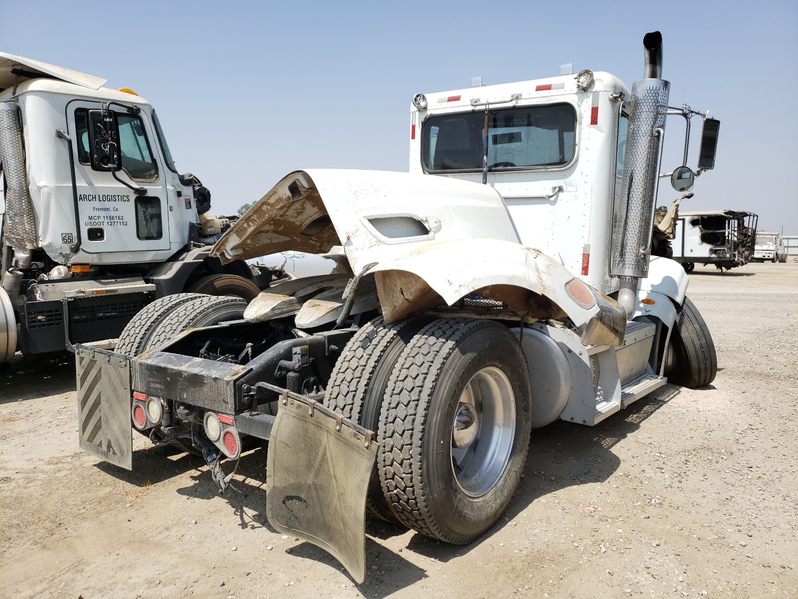 Lot #2887917107 2013 PETERBILT 384