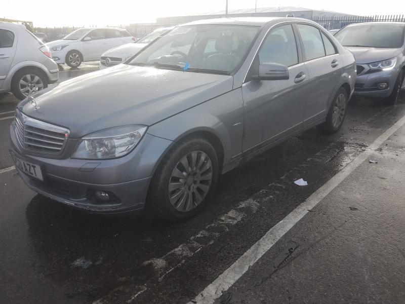 VIN: WDD2040032A399690 Auction: COPART UK Lot: 60618290 Location: CHESTER WDD2040032A399690 MERCE C CLASS 2010 SILVER Photo 1