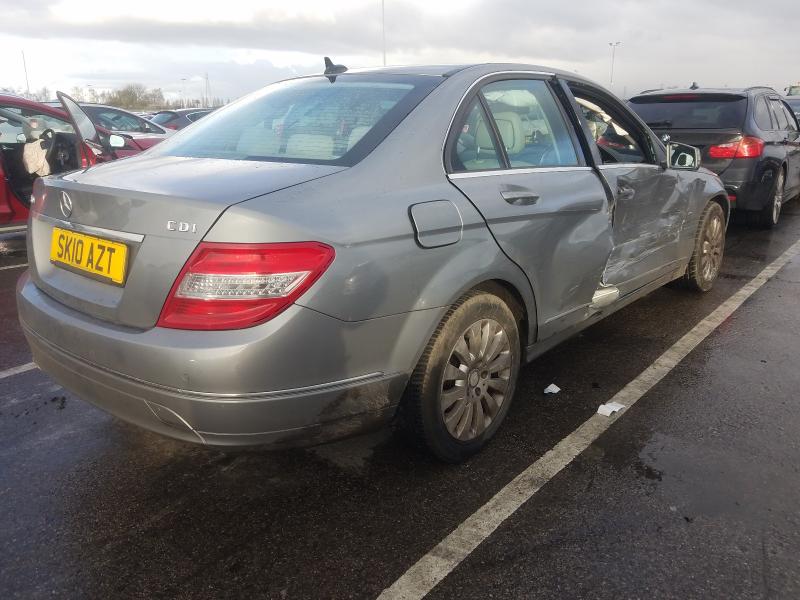 VIN: WDD2040032A399690 Auction: COPART UK Lot: 60618290 Location: CHESTER WDD2040032A399690 MERCE C CLASS 2010 SILVER Photo 3
