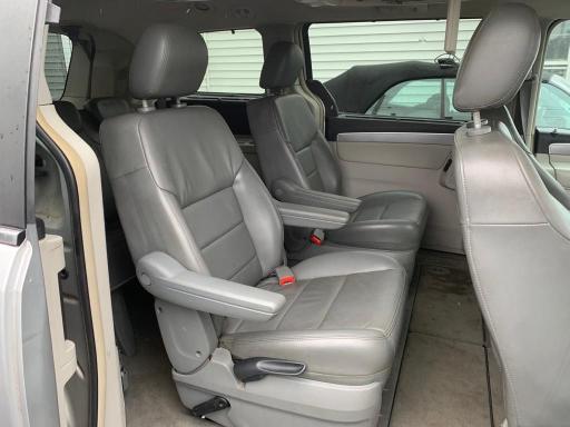 2010 VOLKSWAGEN ROUTAN SEL 2V4RW5DXXAR242284