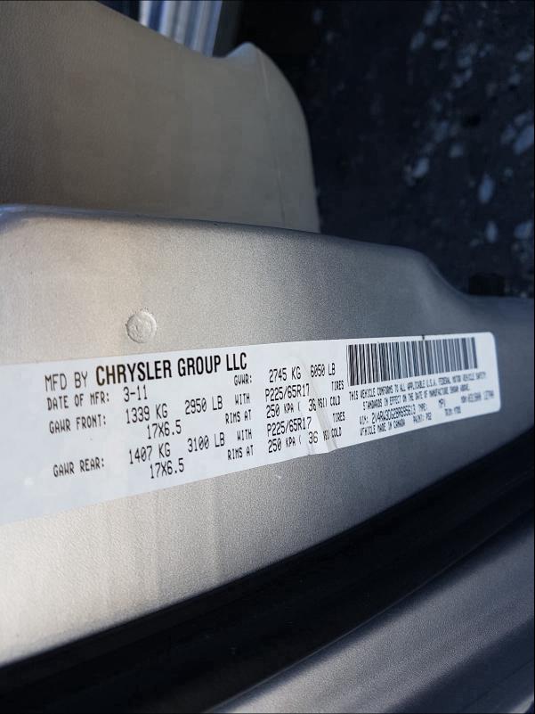 2011 VOLKSWAGEN ROUTAN SE 2V4RW3DG2BR695613