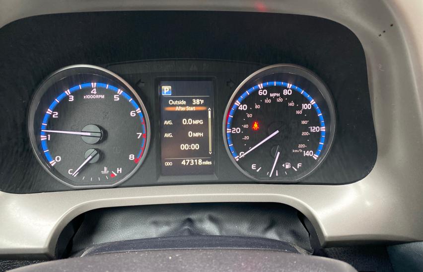 2018 TOYOTA RAV4 ADVEN 2T3WFREV4JW497391