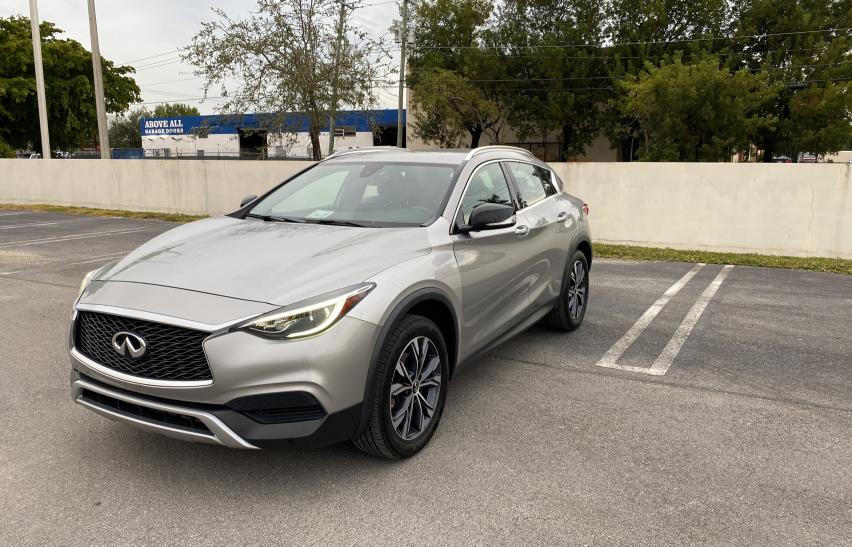 2017 INFINITI QX30 BASE SJKCH5CR8HA033294