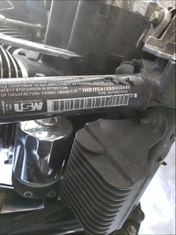 2011 HARLEY-DAVIDSON FLHTCU 1HD1FC41XBB650449