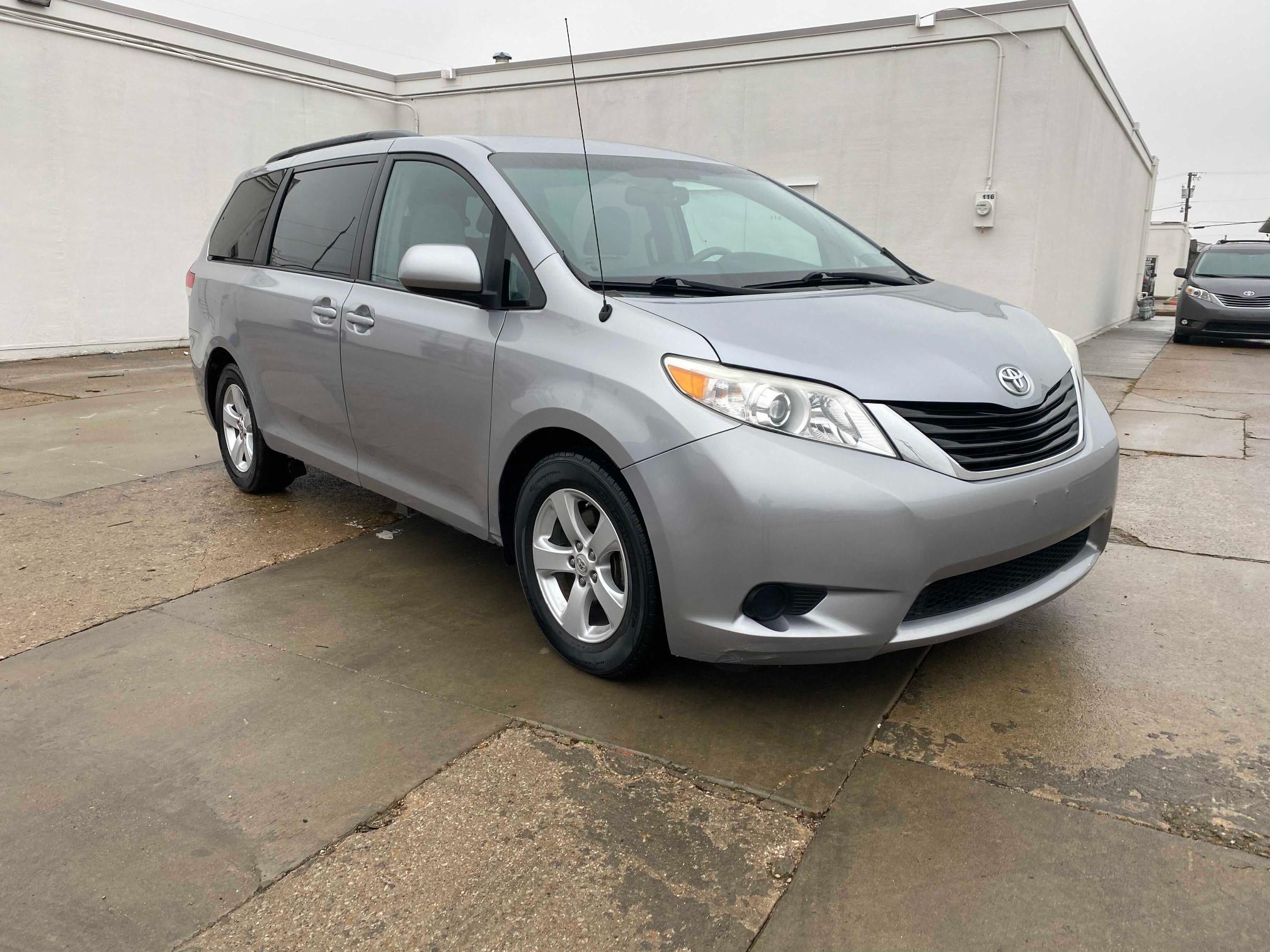 Toyota Sienna 2010 РіРѕРґ