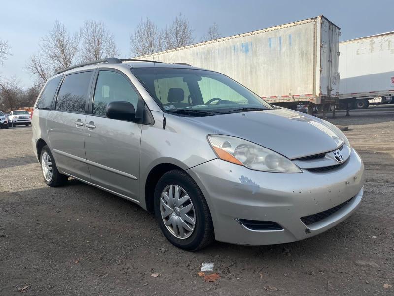 Toyota Sienna 2 2003