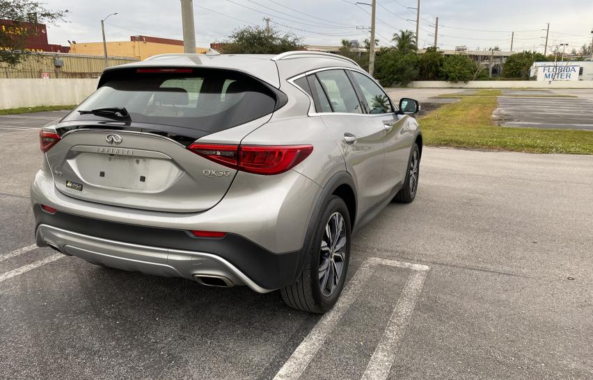 2017 INFINITI QX30 BASE SJKCH5CR8HA033294