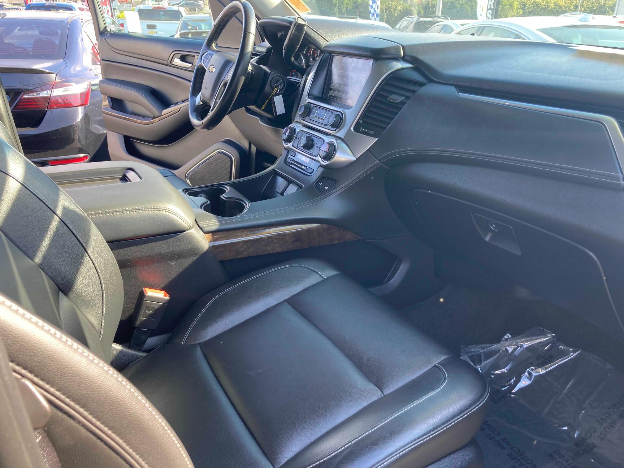 2018 CHEVROLET SUBURBAN C 1GNSCHKC0JR207367
