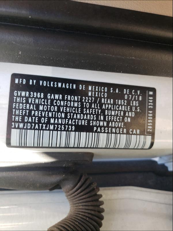 2018 VOLKSWAGEN BEETLE SE 3VWJD7ATXJM725739