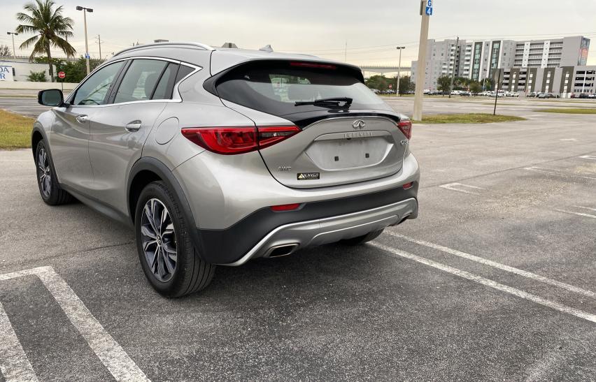 2017 INFINITI QX30 BASE SJKCH5CR8HA033294