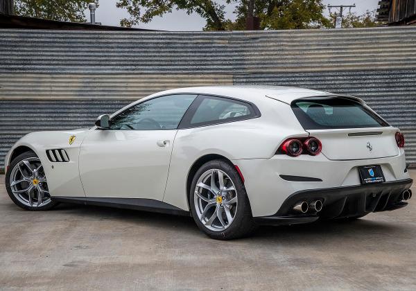 VIN ZFF82YNA5J0233405 2018 Ferrari GTC4Lusso no.3