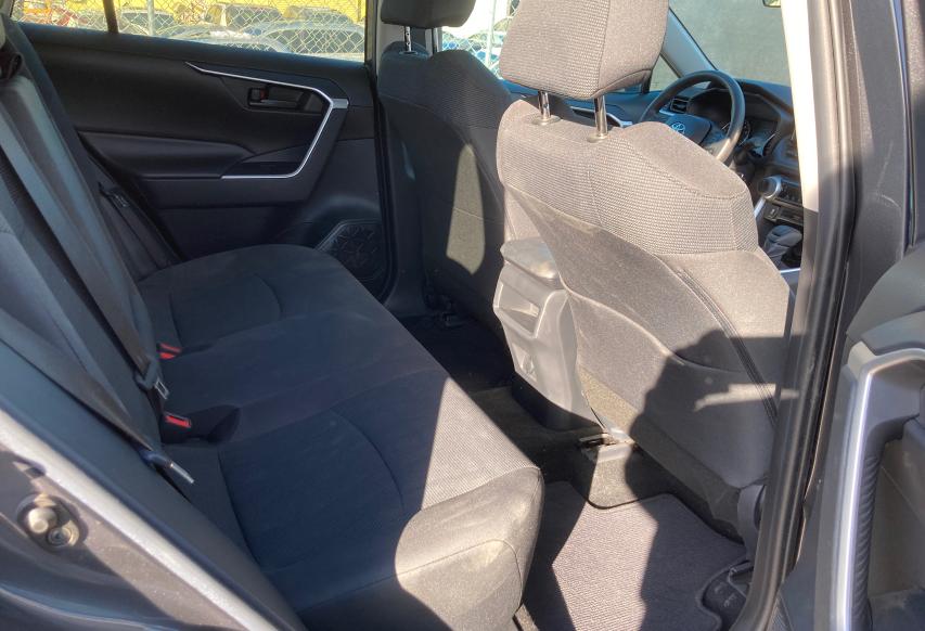 2T3H1RFV7KW024575 2019 Toyota Rav4 Le 2.5L