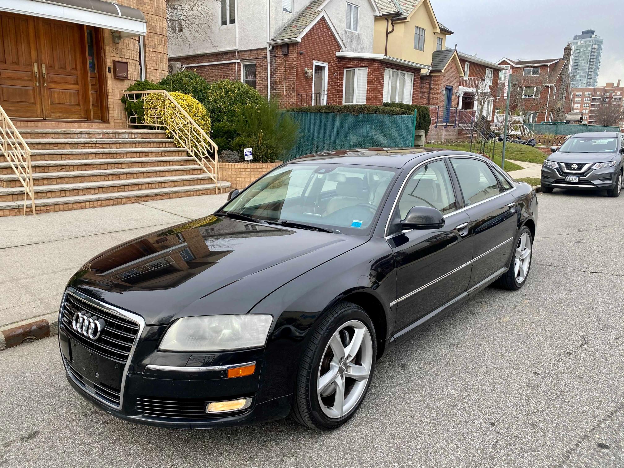 2010 AUDI A8 QUATTRO WAURVAFAXAN006128