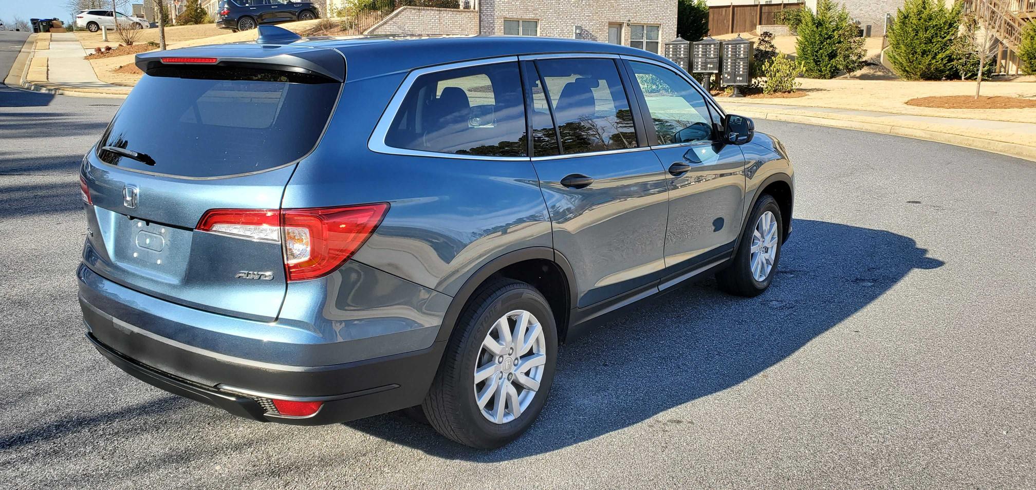 2019 HONDA PILOT LX 5FNYF6H10KB020593
