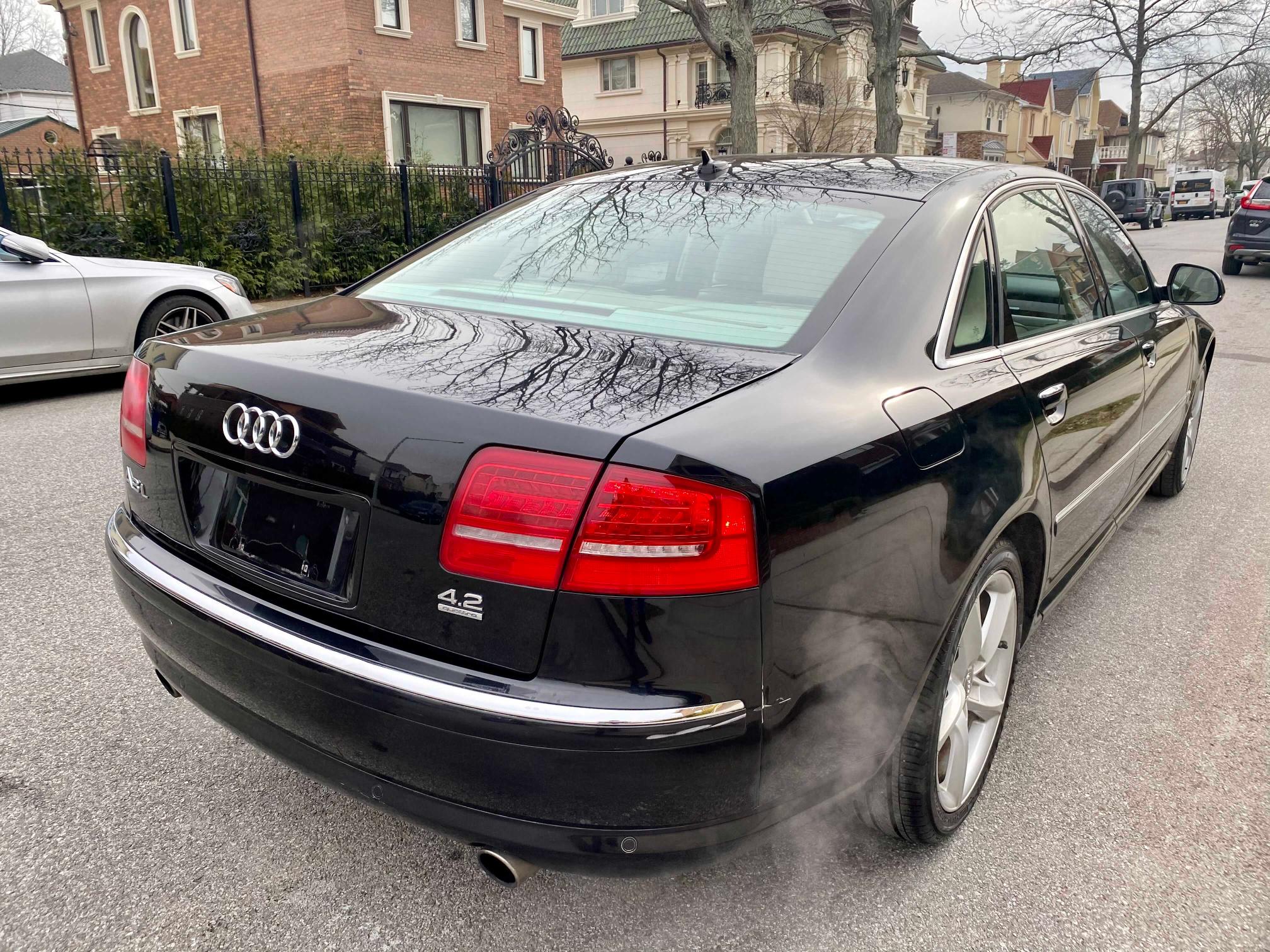 2010 AUDI A8 QUATTRO WAURVAFAXAN006128