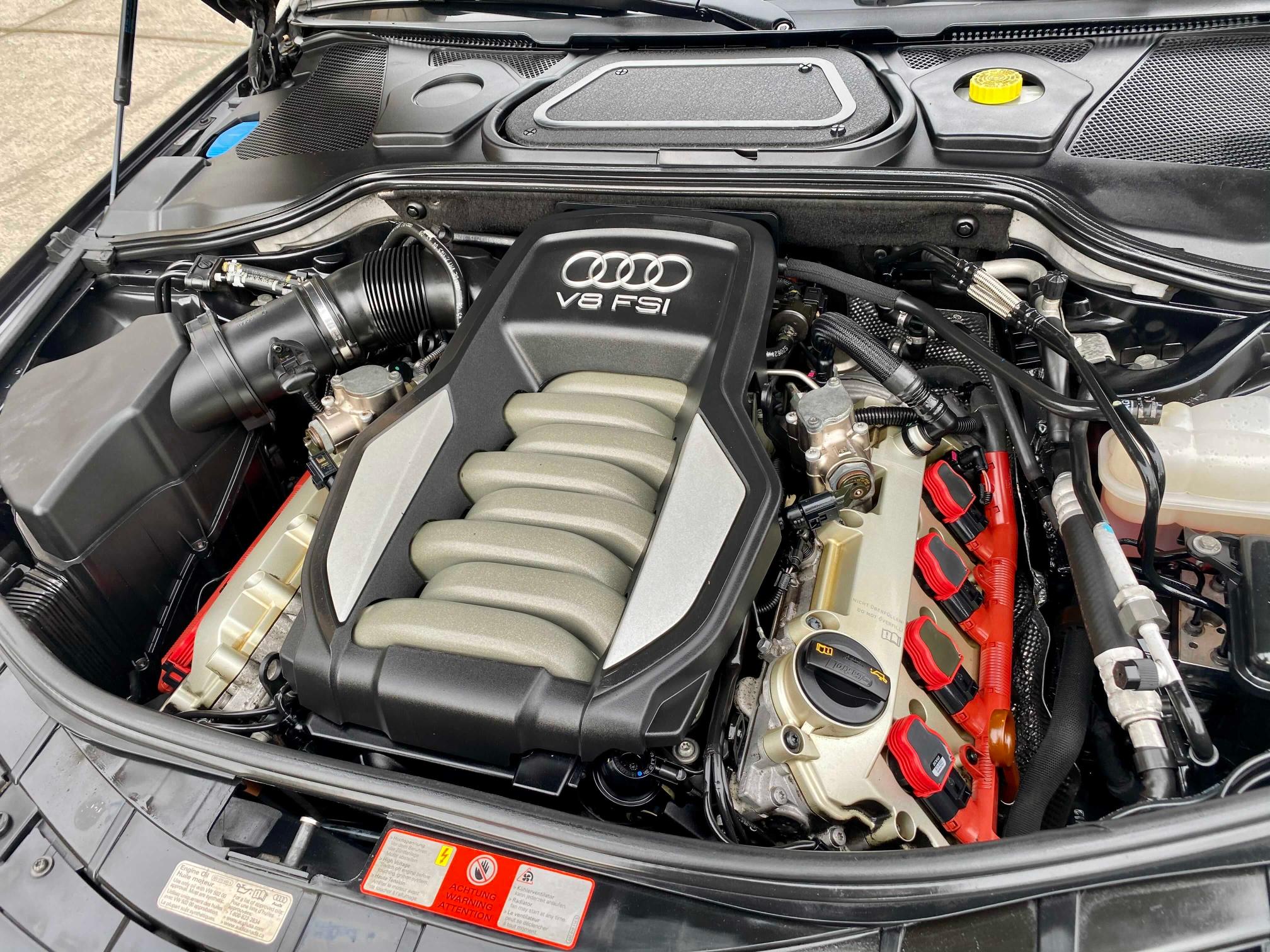 2010 AUDI A8 QUATTRO WAURVAFAXAN006128
