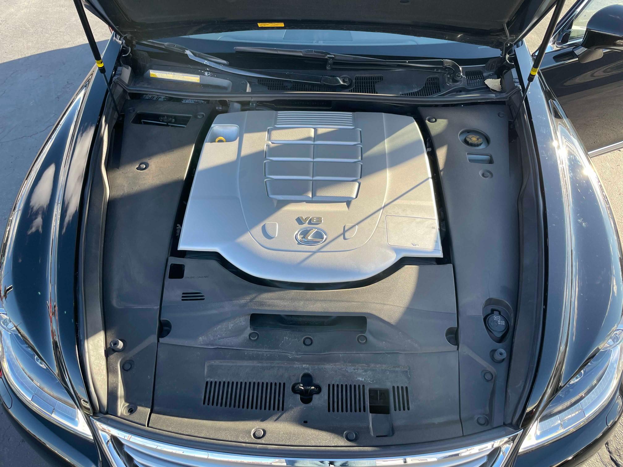 2017 LEXUS LS 460 JTHCL5EF9H5028049