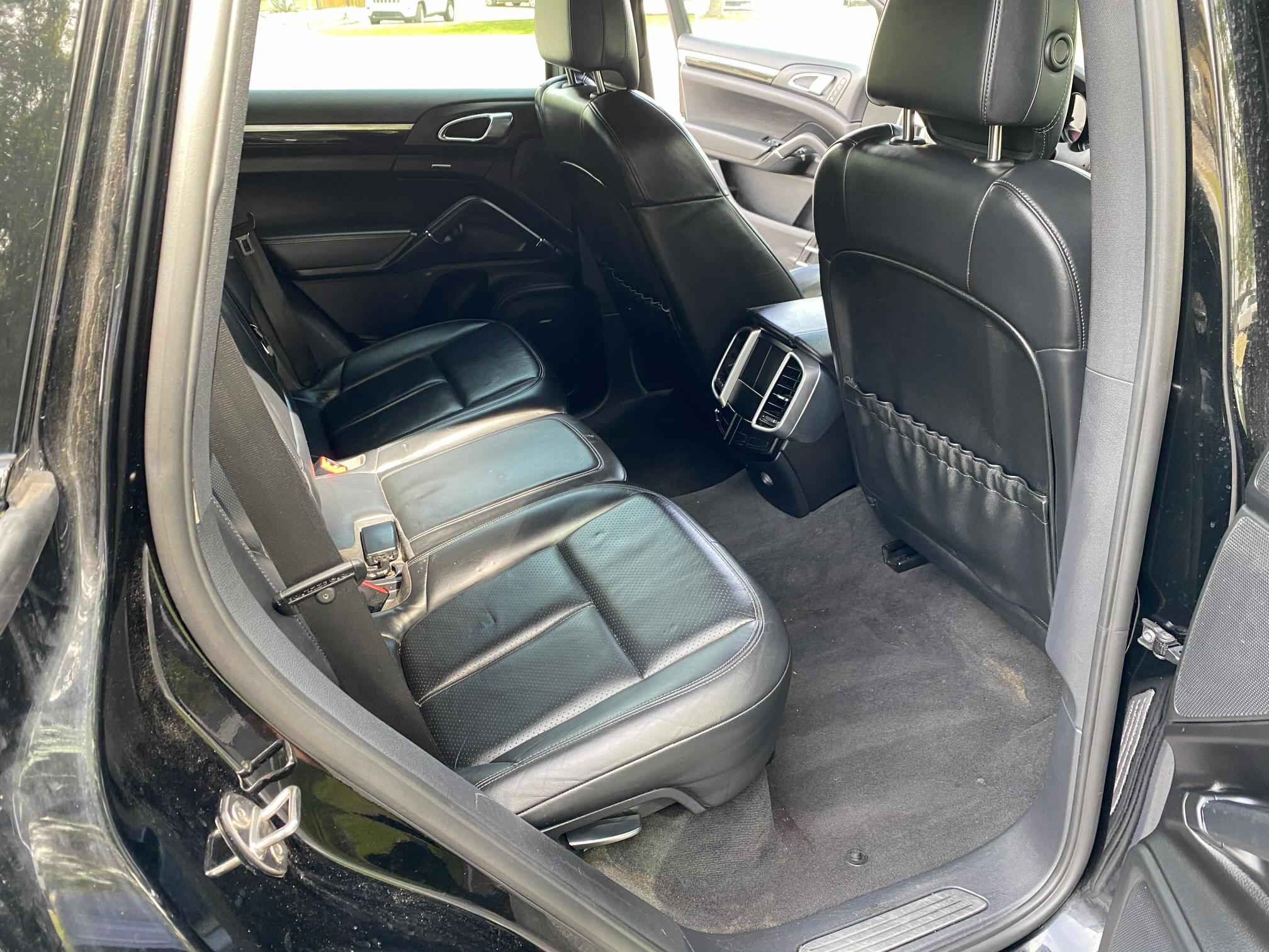 2011 PORSCHE CAYENNE S WP1AB2A21BLA43384