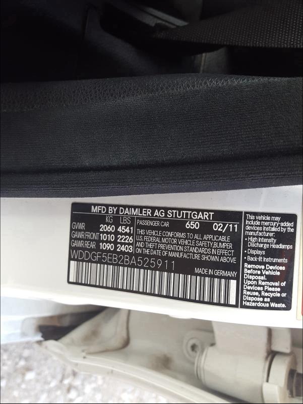 2011 MERCEDES-BENZ C300 WDDGF5EB2BA525911