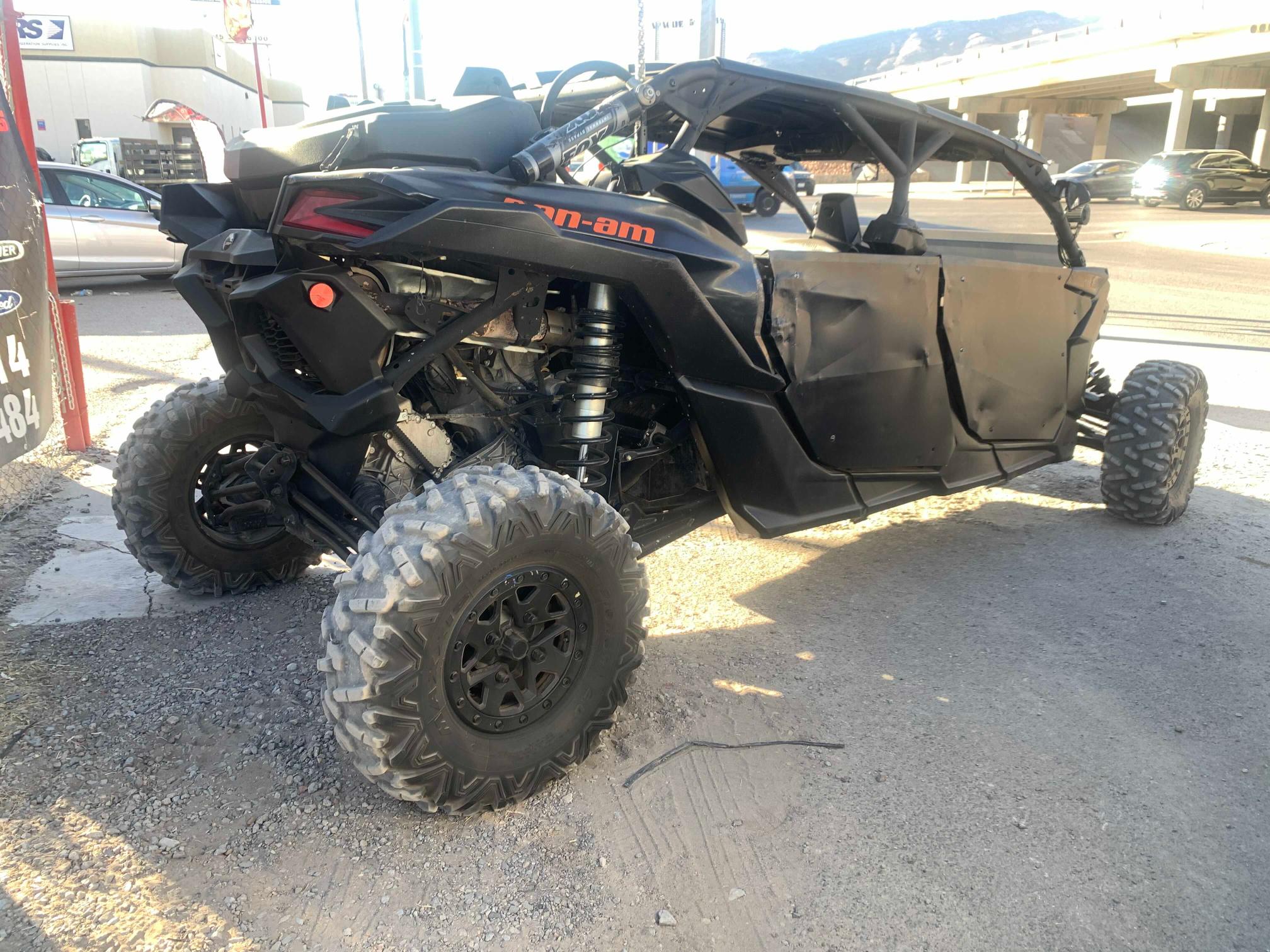 2017 CAN-AM MAVERICK X 3JBVNAW26HK000257