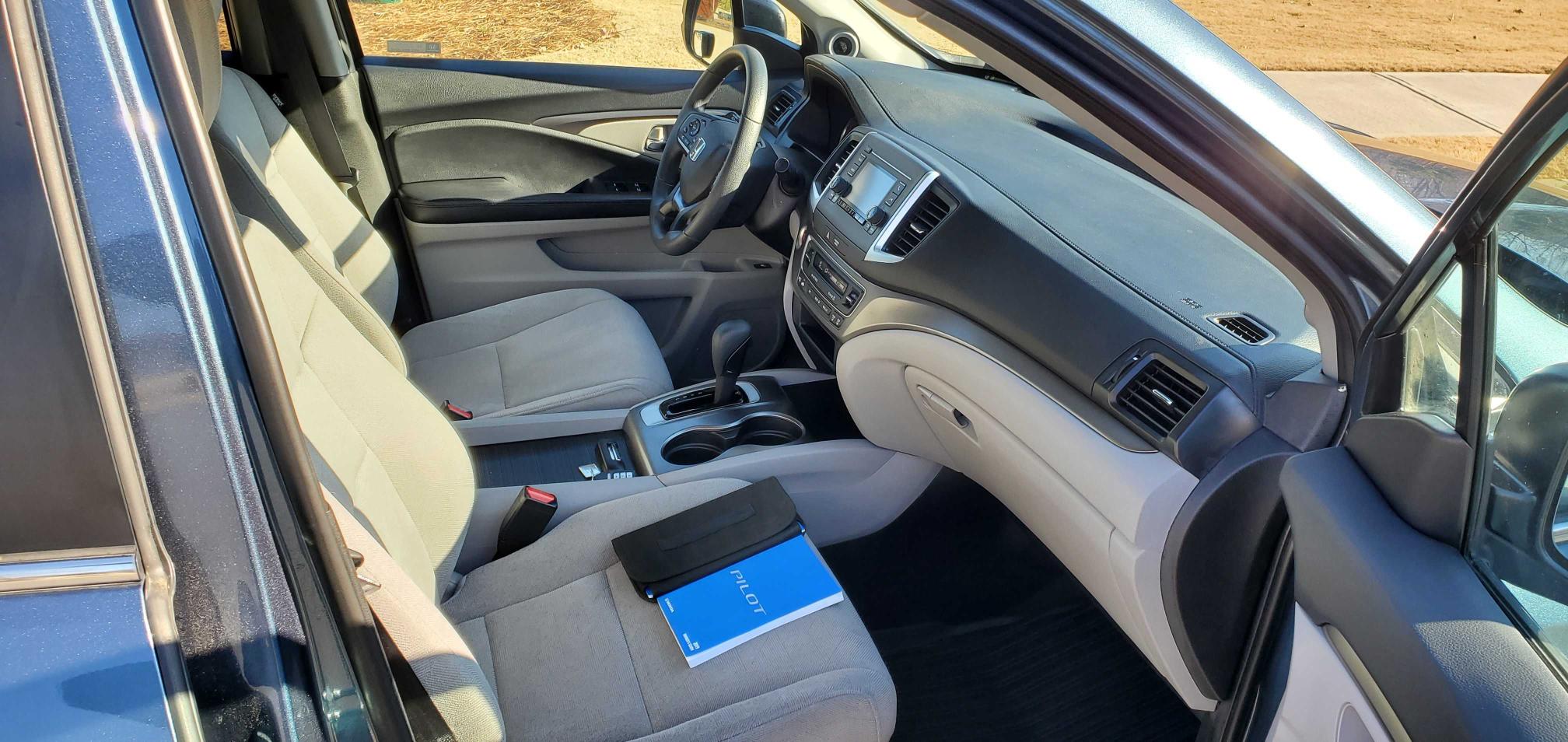 2019 HONDA PILOT LX 5FNYF6H10KB020593