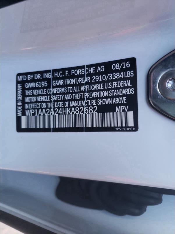 2017 PORSCHE CAYENNE WP1AA2A24HKA82682