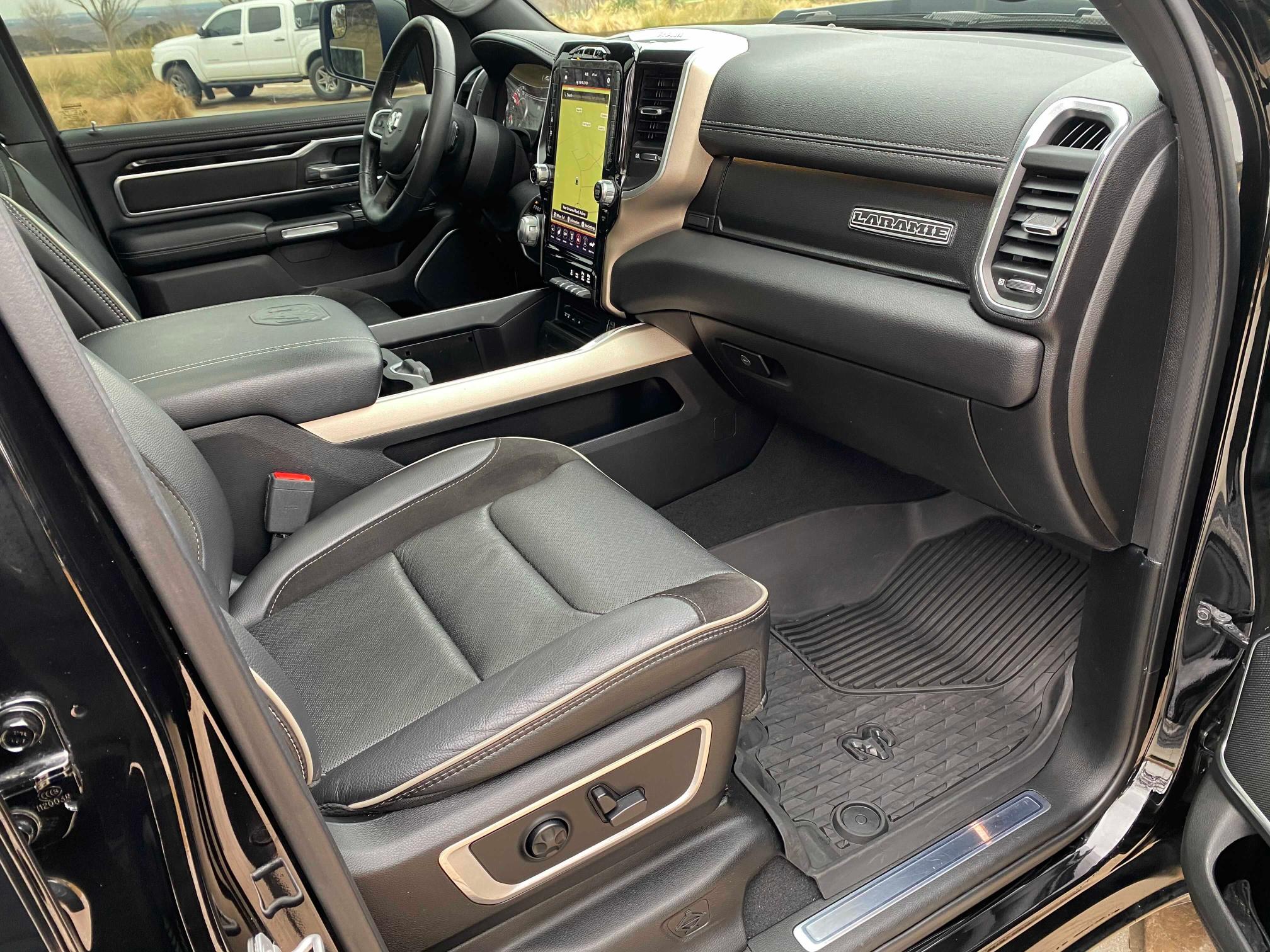 2019 RAM 1500 LARAM 1C6RREJT6KN705966
