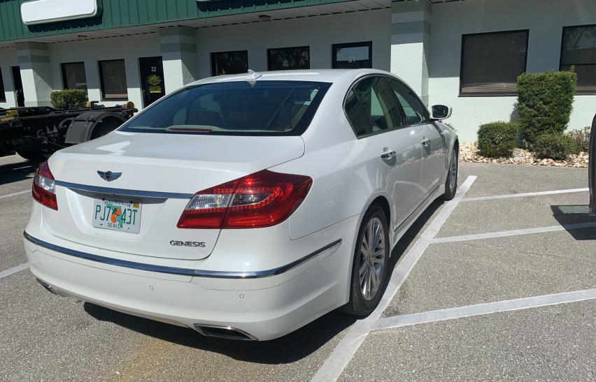 2013 HYUNDAI GENESIS 3. KMHGC4DD1DU223149