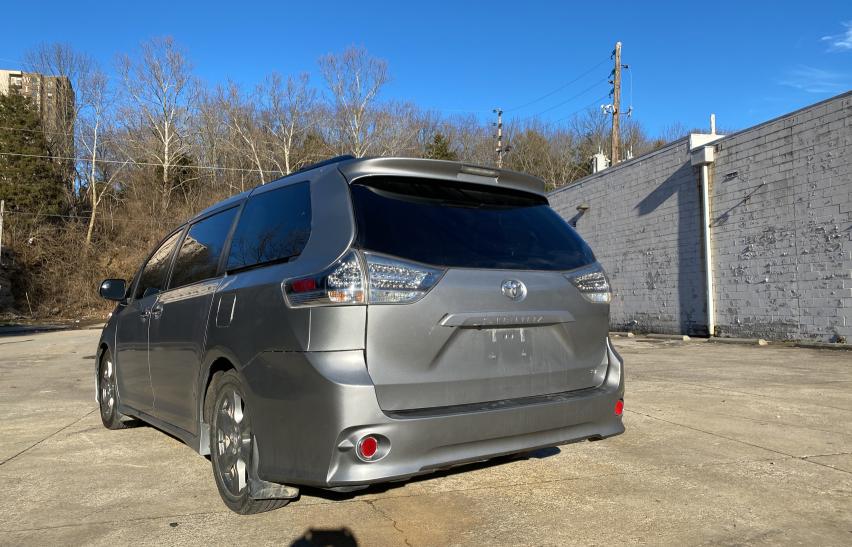2017 TOYOTA SIENNA SE 5TDXZ3DC3HS816204