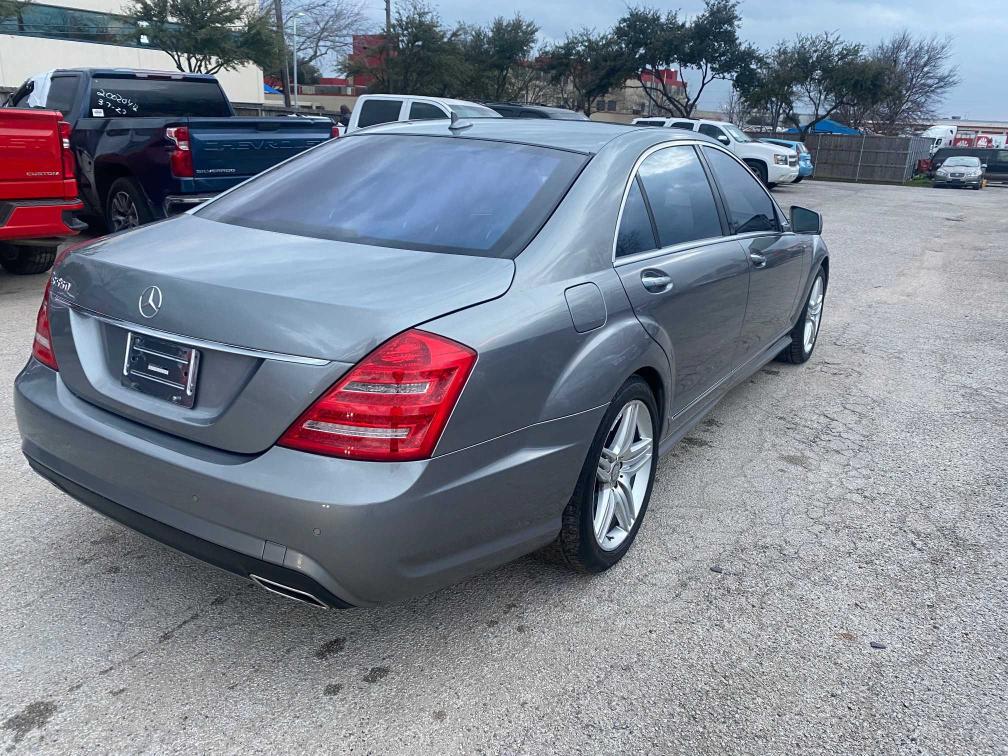 2013 MERCEDES-BENZ S 550 WDDNG7DB2DA531664