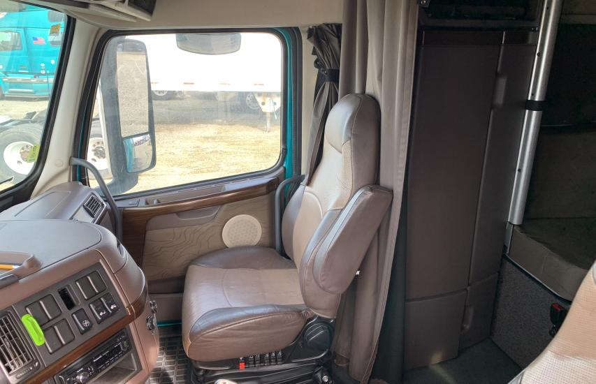 2015 VOLVO VN VNL 4V4NC9EJ8FN186633