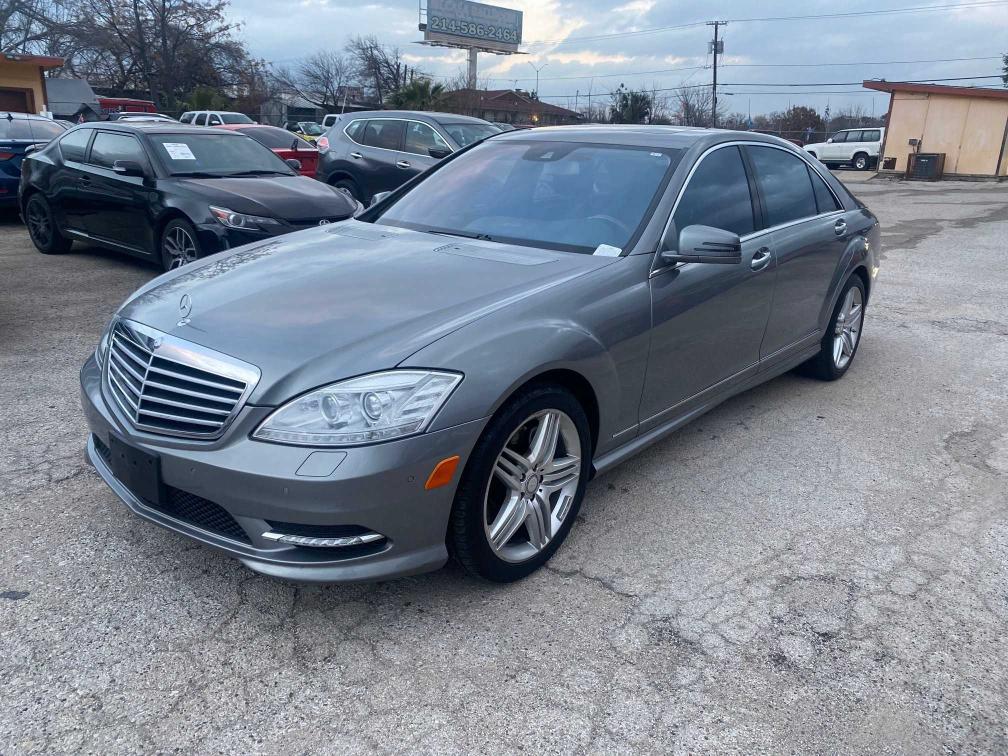 2013 MERCEDES-BENZ S 550 WDDNG7DB2DA531664