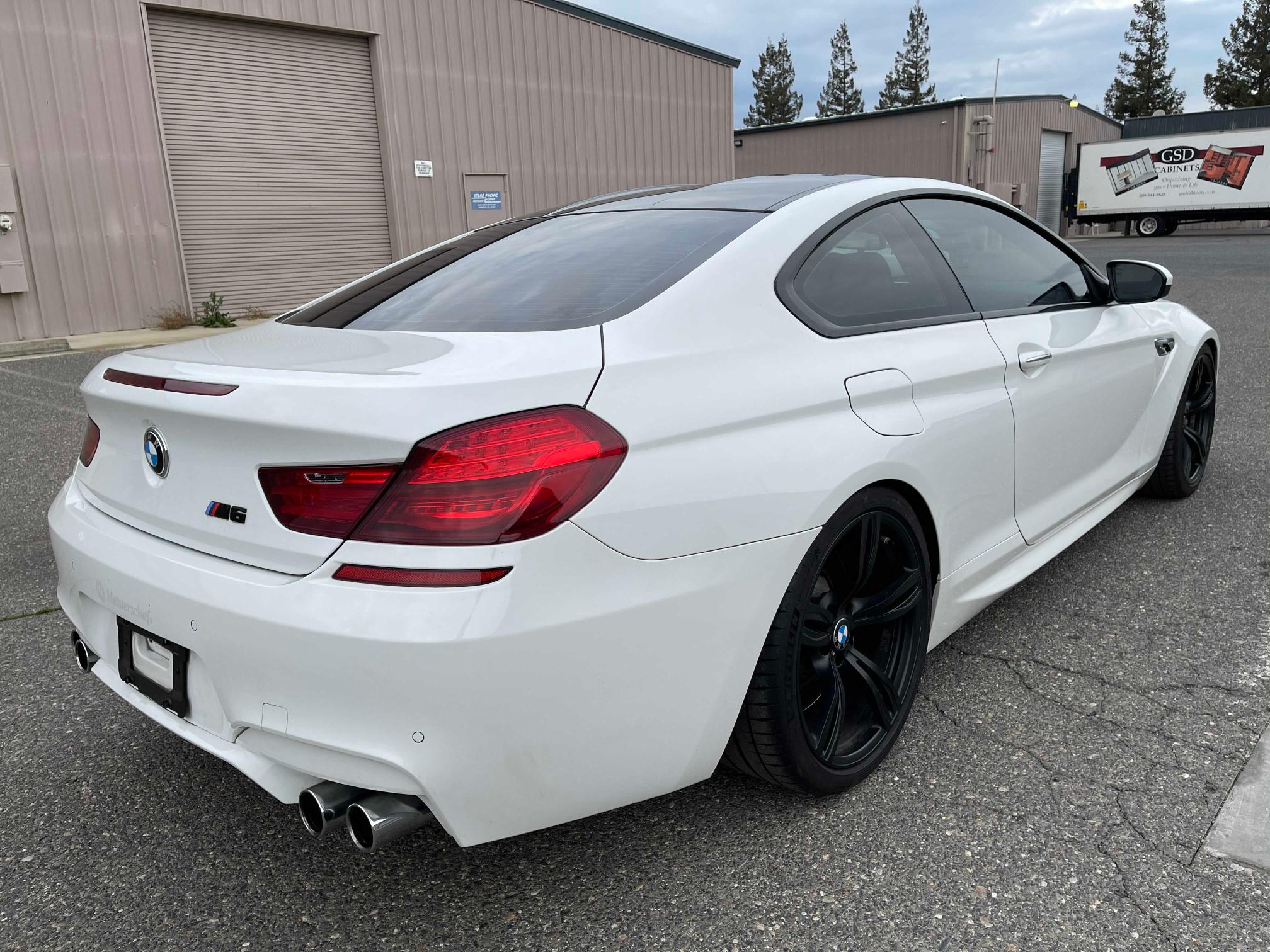 2015 BMW M6 WBSLX9C58FD160710