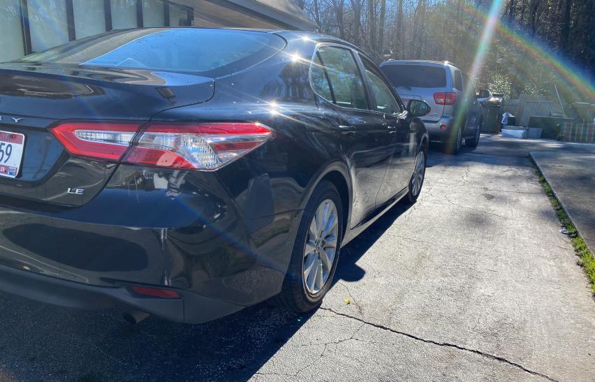 2018 TOYOTA CAMRY L 4T1B11HK5JU539950