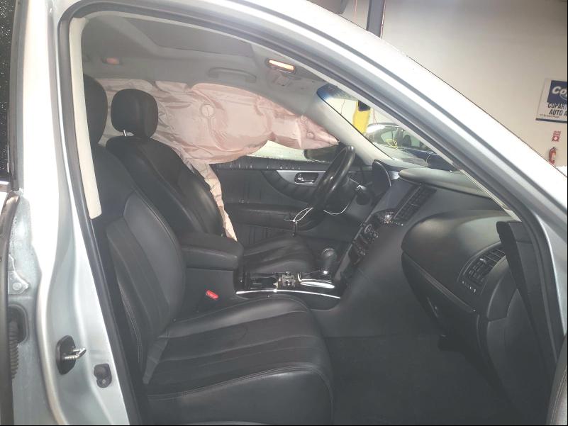 2016 INFINITI QX70 JN8CS1MW6GM751056