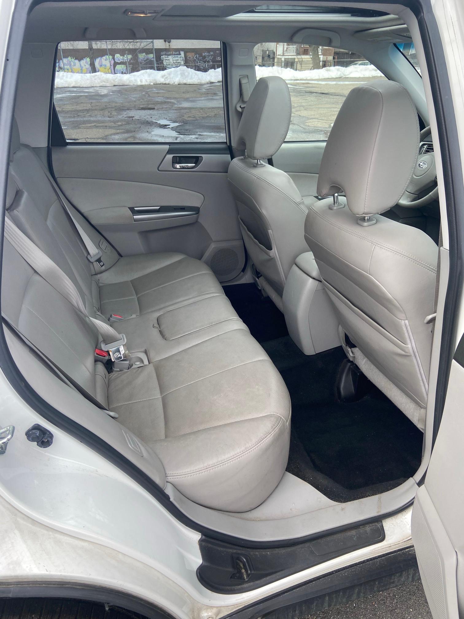 2011 SUBARU FORESTER L JF2SHAEC8BH726804