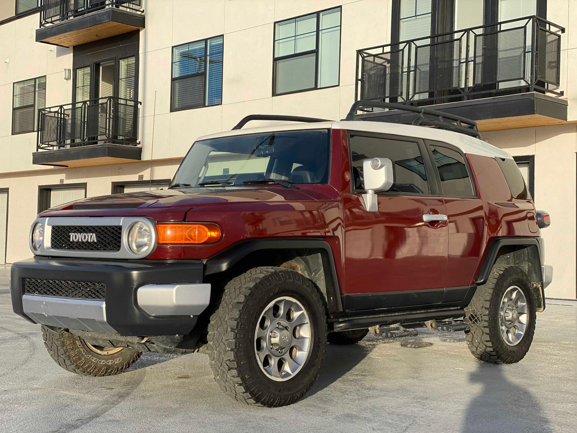 2011 TOYOTA FJ CRUISER JTEBU4BF6BK112469