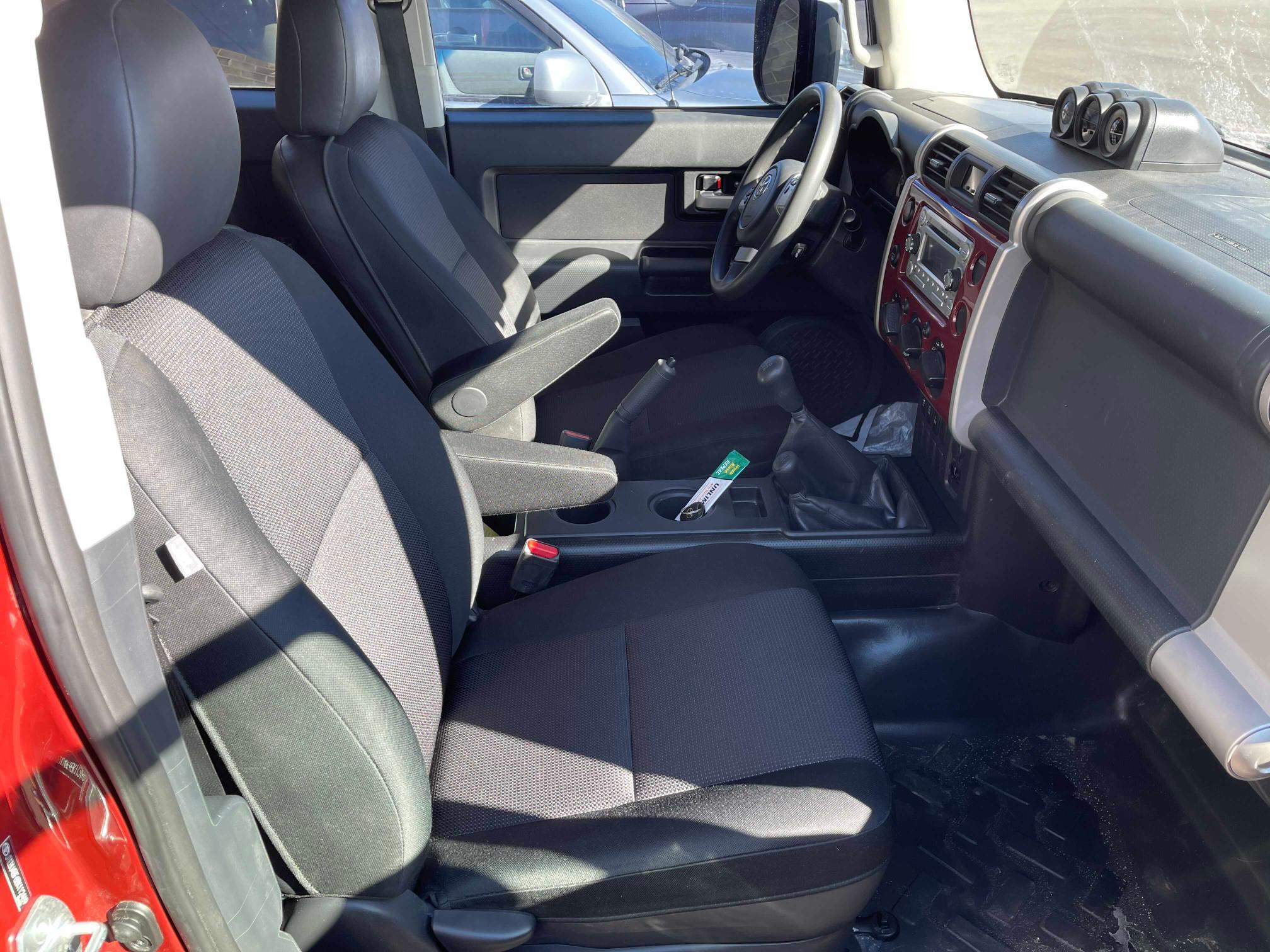 2011 TOYOTA FJ CRUISER JTEBU4BF6BK112469