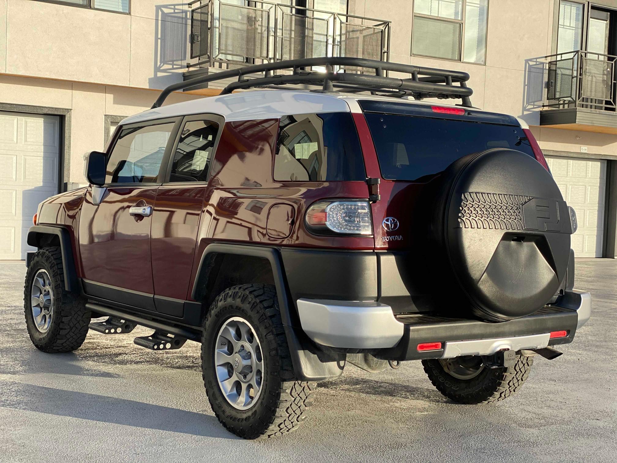 2011 TOYOTA FJ CRUISER JTEBU4BF6BK112469