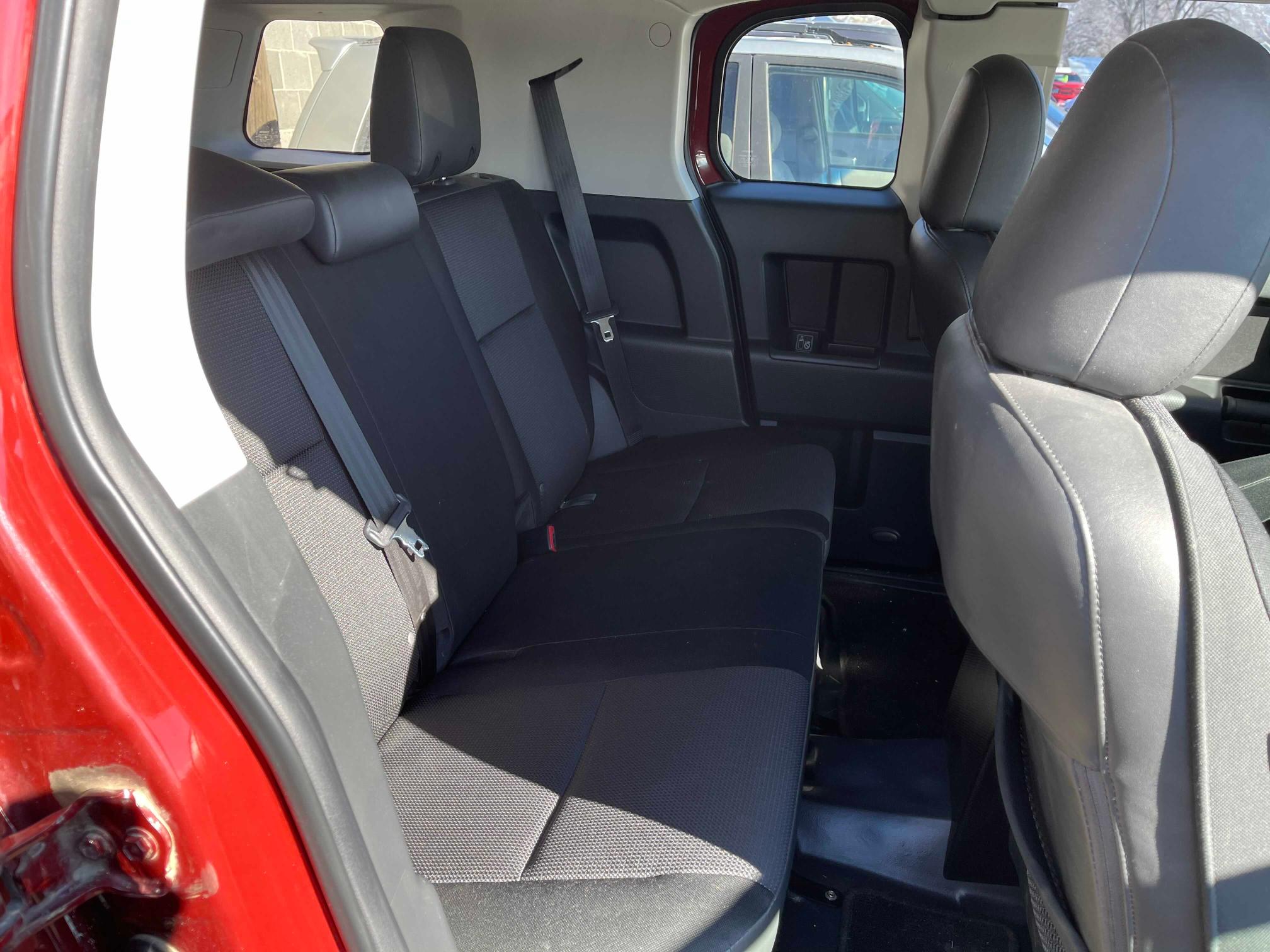 2011 TOYOTA FJ CRUISER JTEBU4BF6BK112469