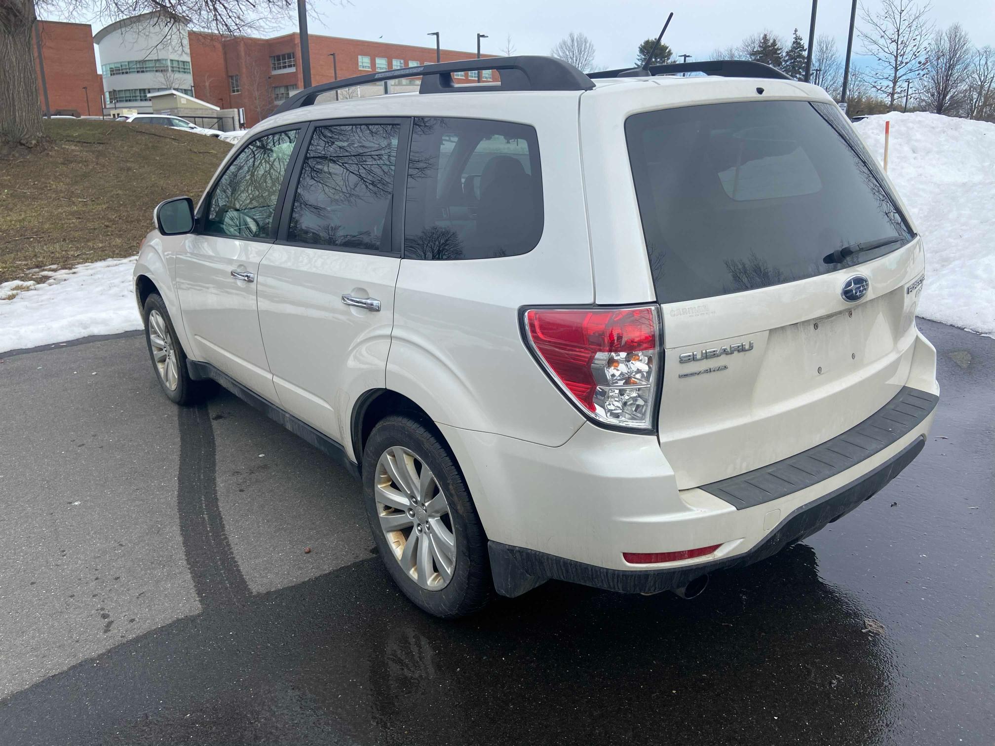 2011 SUBARU FORESTER L JF2SHAEC8BH726804
