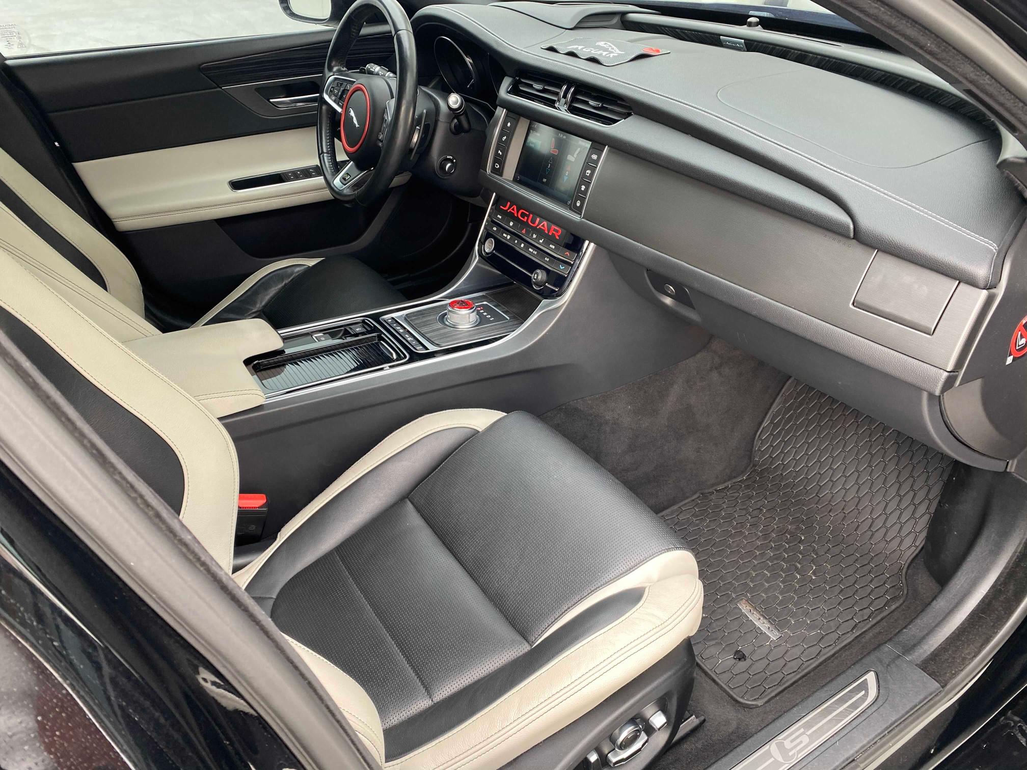 2016 JAGUAR XF S SAJBM4BV0GCY12762