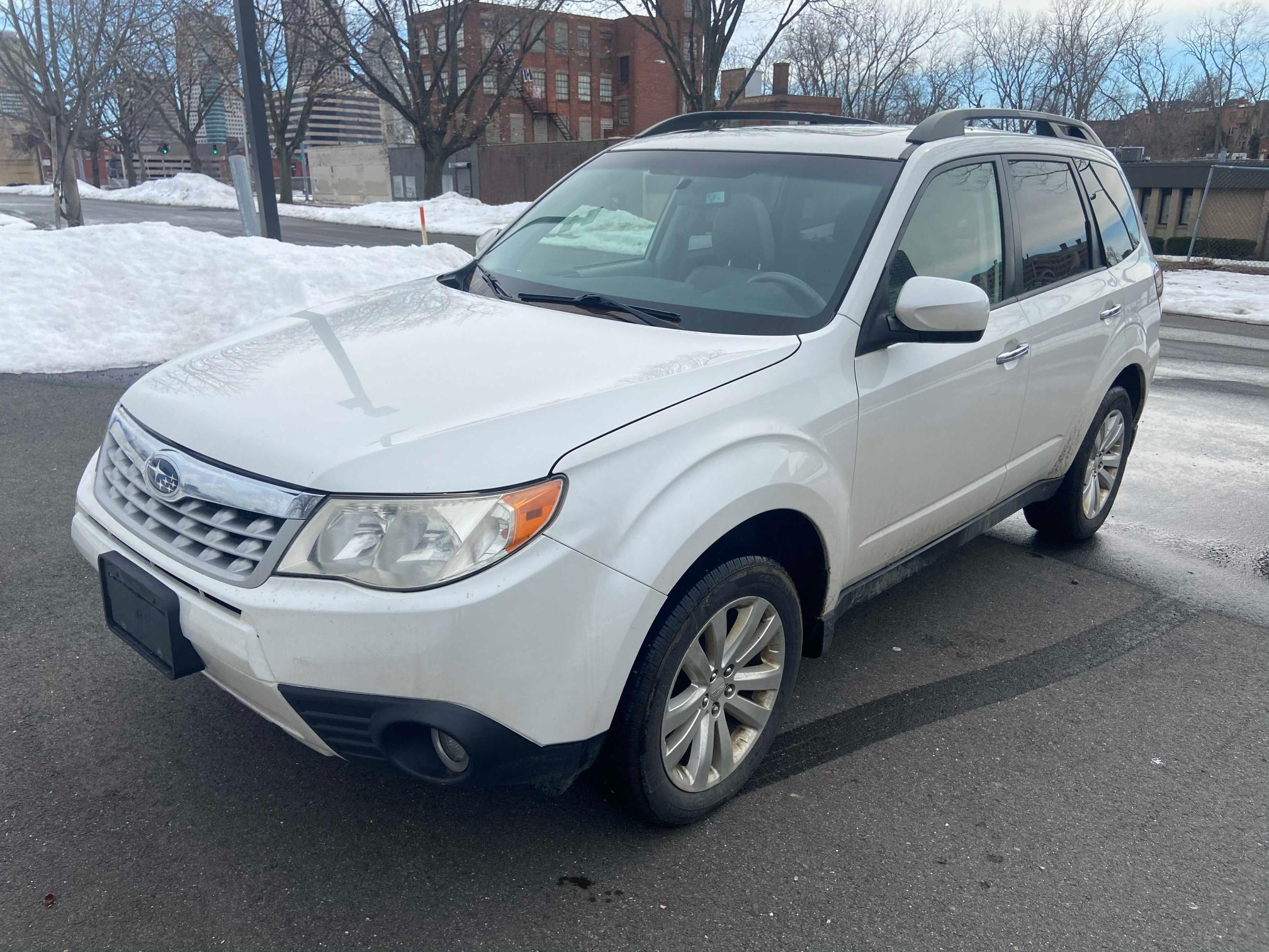 2011 SUBARU FORESTER L JF2SHAEC8BH726804