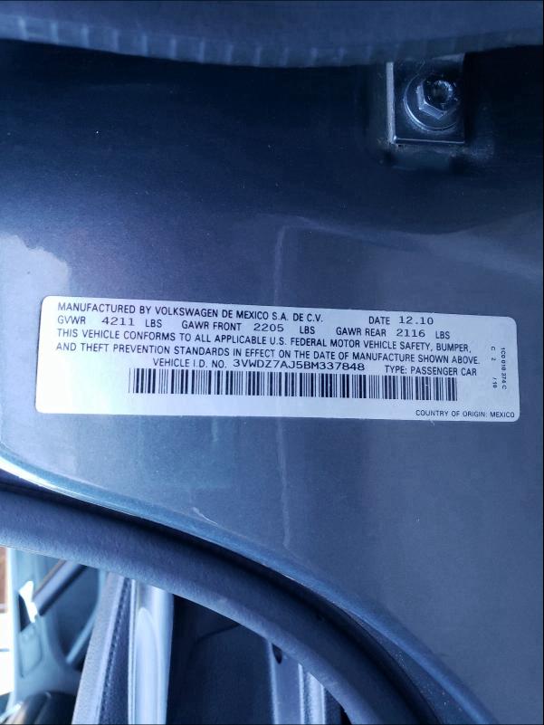 2011 VOLKSWAGEN JETTA SE - 3VWDZ7AJ5BM337848