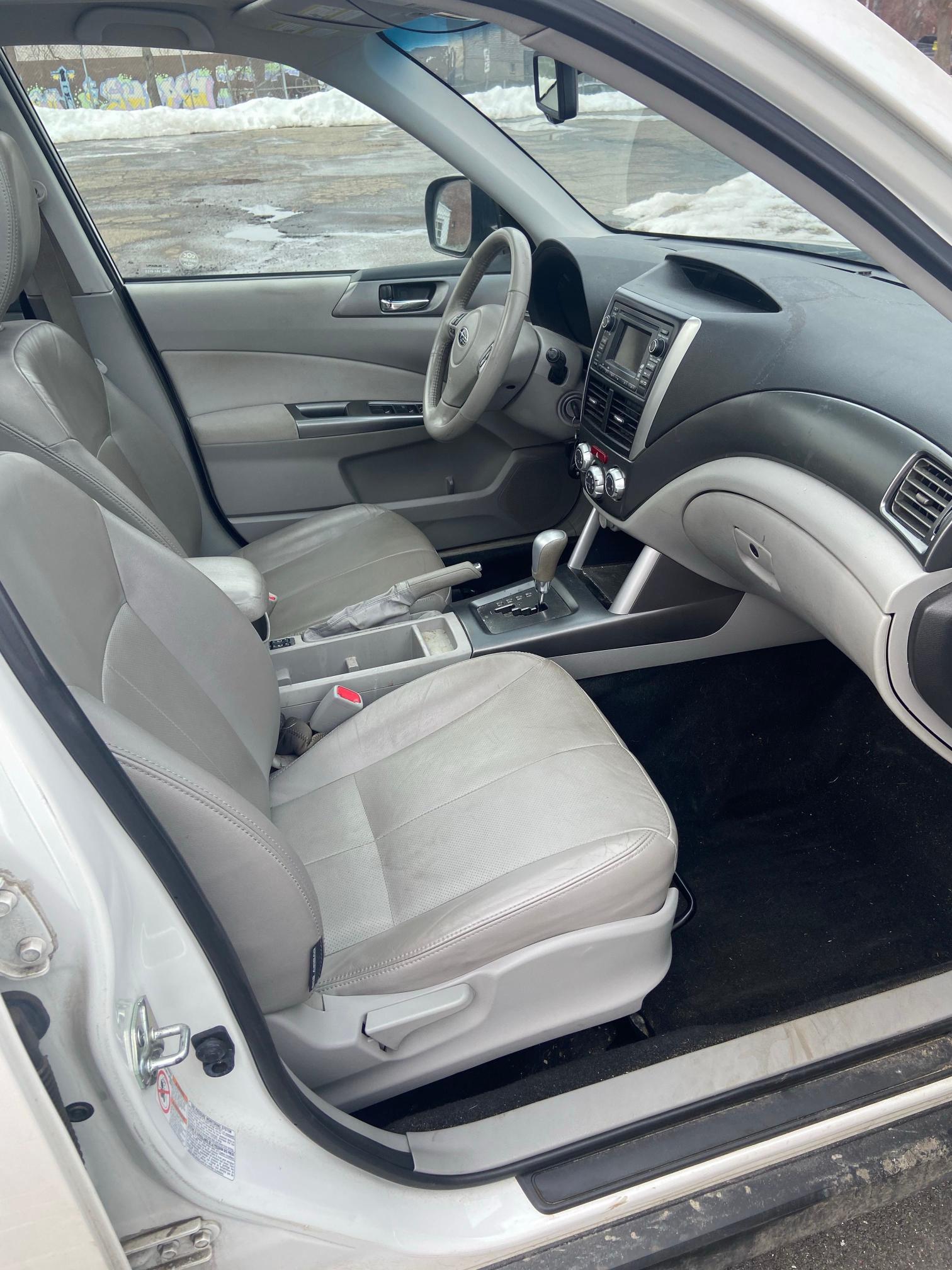 2011 SUBARU FORESTER L JF2SHAEC8BH726804