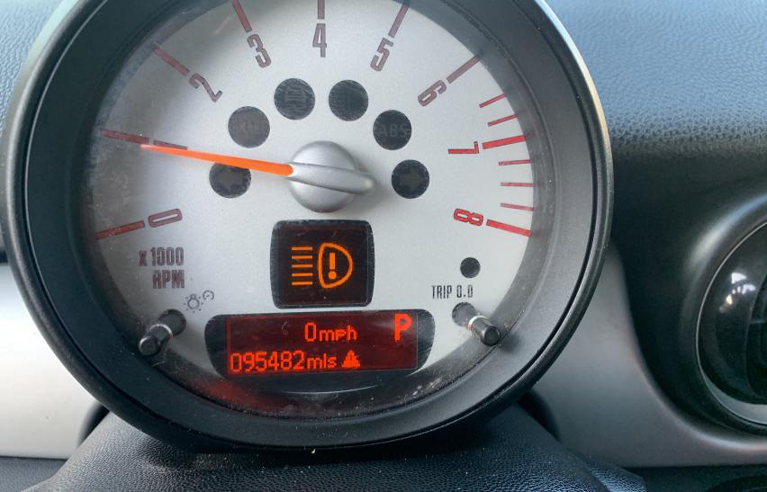 2011 MINI COOPER WMWSU3C58BT096674